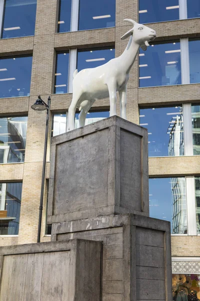 I Ziegenstatue in London — Stockfoto