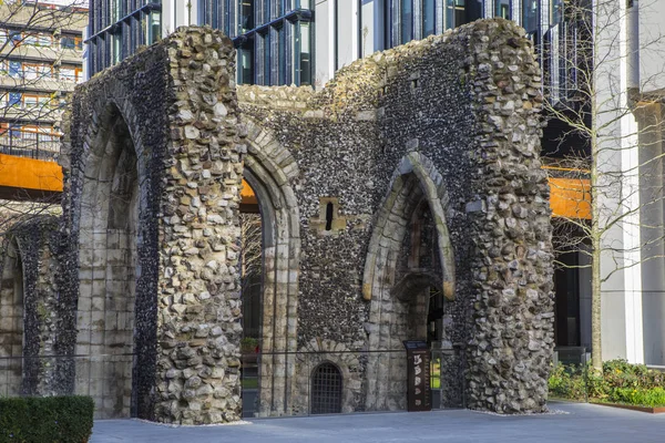 Restos da Torre de St. Elsyng Spital em Londres — Fotografia de Stock