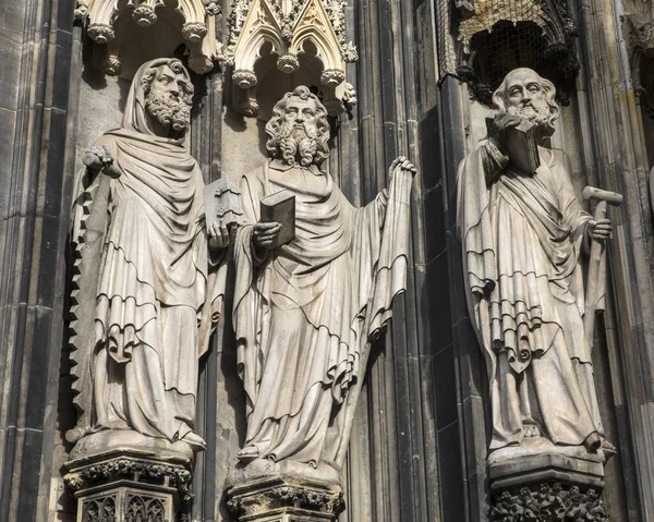 Gros Plan Sur Les Sculptures Extérieur Cathédrale Historique Cologne Dans — Photo