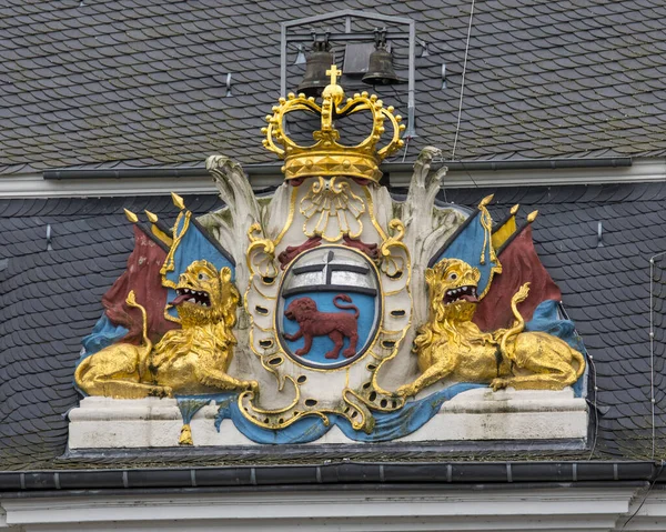 Close Van Het Wapen Aan Buitenkant Van Het Altes Rathaus — Stockfoto