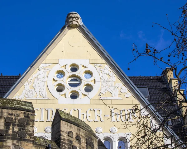Widok Wieżę Średniowiecznej Bramy Sterntor Architektury Tradycyjnej Mieście Bonn Niemczech — Zdjęcie stockowe