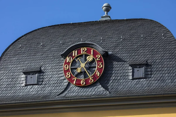 Die Reich Verzierte Uhr Der Außenfassade Des Literaturhauses Der Bonner — Stockfoto