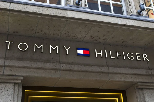 Dusseldorf Germany February 18Th 2020 Tommy Hilfiger Logo Entrance One — Stok fotoğraf