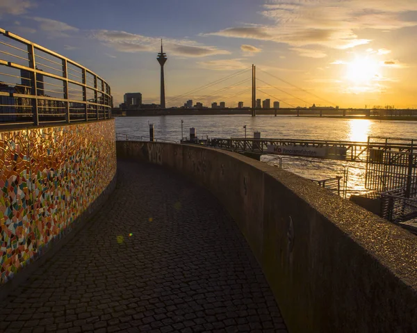 Düsseldorf Alemania Febrero 2020 Una Vista Desde Paseo Marítimo Cerca — Foto de Stock