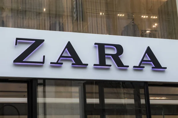 Colônia Alemanha Fevereiro 2020 Logotipo Zara Acima Entrada Uma Suas — Fotografia de Stock