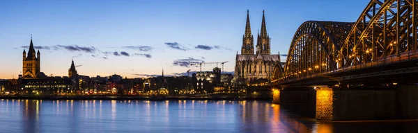 Bela Cidade Colônia Alemanha Catedral Colônia Ponte Hohenzollern Que Estende — Fotografia de Stock