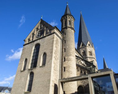 Muhteşem Bonn Minster, Munster olarak da bilinir, ya da Bonn, Almanya 'nın Bonn şehrindeki ünlü Roma Katolik Kilisesi..