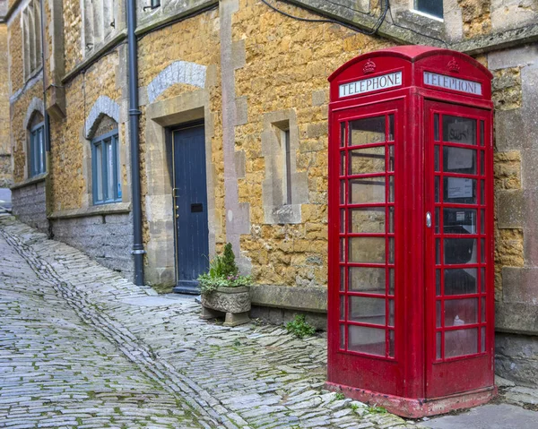 Eine Alte Rote Telefonzelle Der Marktgemeinde Castle Cary Somerset Großbritannien — Stockfoto