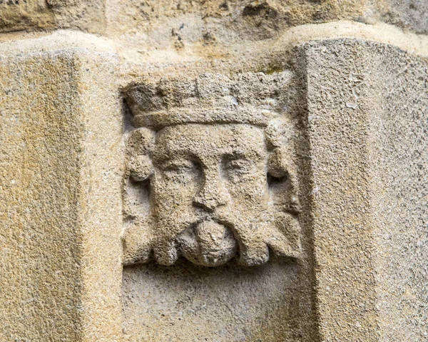 Wells, Somerset, İngiltere 'deki güzel Papazlar Kilisesi ve Kütüphanesi' nin dış kısmının mimari ayrıntıları..  