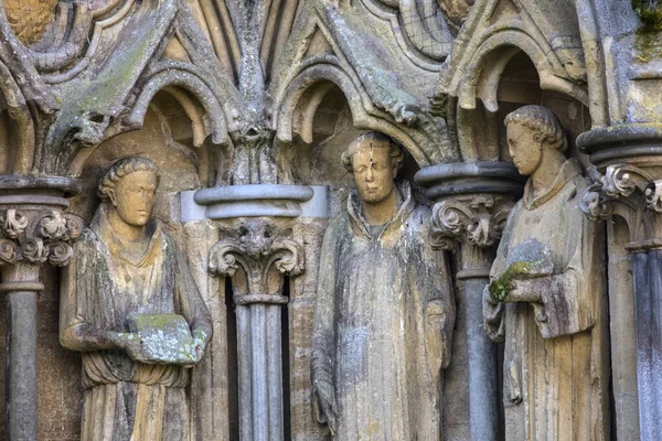 Großaufnahme Von Skulpturen Der Außenseite Der Historischen Wells Cathedral Wells — Stockfoto