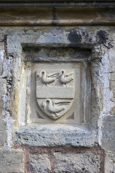 Wells, Somerset, İngiltere 'deki Vicars Close' daki bir binanın mimari ayrıntıları. Avrupa 'da ayakta kalan orijinal binaları olan en eski ve tamamen yerleşim yeri olduğu iddia ediliyor..