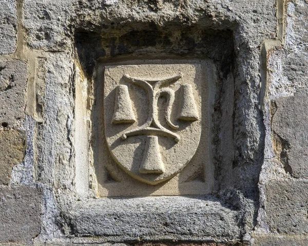 Wells, Somerset, İngiltere 'deki Vicars Close' daki bir binanın mimari ayrıntıları. Avrupa 'da ayakta kalan orijinal binaları olan en eski ve tamamen yerleşim yeri olduğu iddia ediliyor..