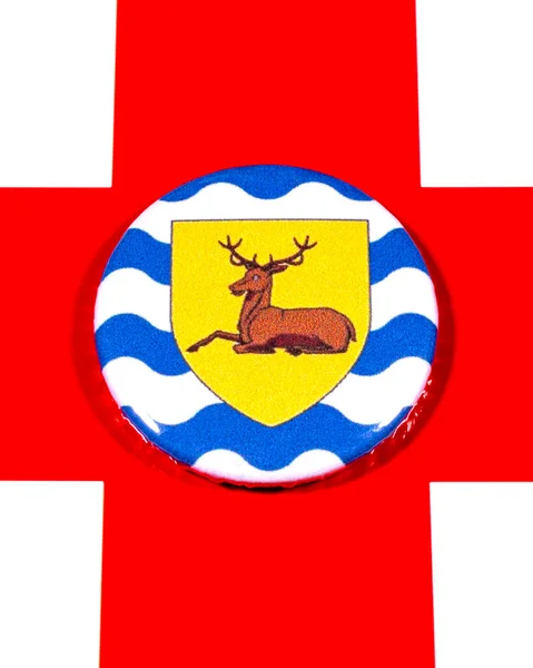 Distintivo Retratando Bandeira Condado Inglês Hertfordshire Retratado Sobre Bandeira Inglaterra — Fotografia de Stock