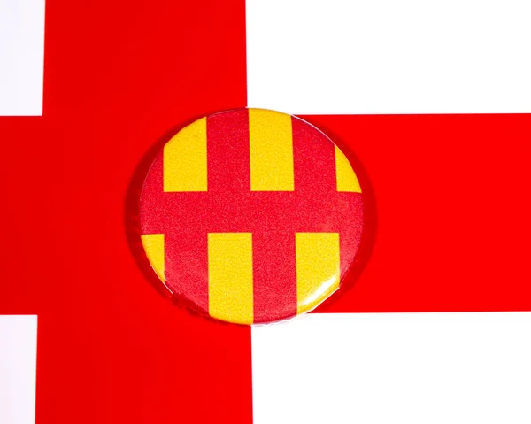 Distintivo Retratando Bandeira Condado Inglês Northumberland Retratado Sobre Bandeira Inglaterra — Fotografia de Stock