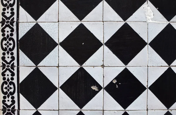 Fragment Einer Fassade Die Mit Schwarzen Und Weißen Azulejo Fliesen — Stockfoto