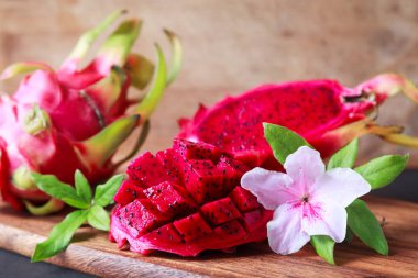 Dragon meyve ahşap oyun tahtası