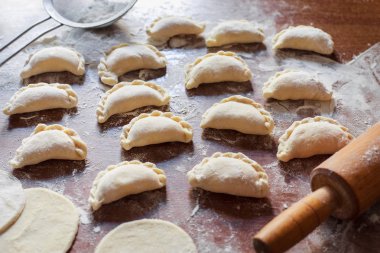 Evde öğle veya akşam yemeği için lezzetli köfte