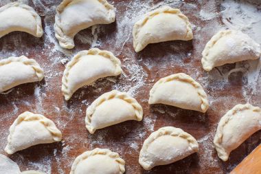 Evde öğle veya akşam yemeği için lezzetli köfte