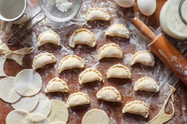 Evde öğle veya akşam yemeği için lezzetli köfte