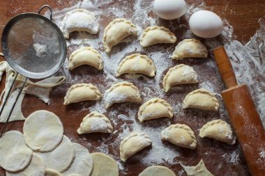 Evde öğle veya akşam yemeği için lezzetli köfte