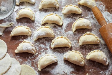 Evde öğle veya akşam yemeği için lezzetli köfte