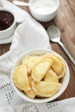 Evde öğle veya akşam yemeği için lezzetli köfte