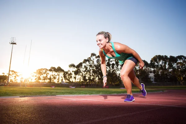 Ajuste mujer atleta primavera — Foto de Stock