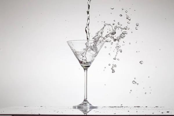 Cocktail em um copo de martini — Fotografia de Stock