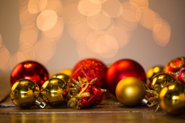 parlak Noel topları 