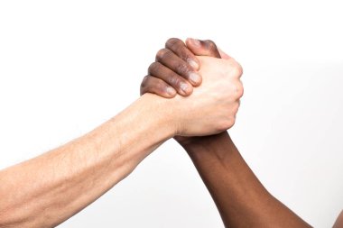 beyaz insan bir Afrika insan eli sürükleyici