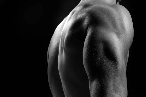 남성 피트 니스 모델 보여주는 근육 — 스톡 사진