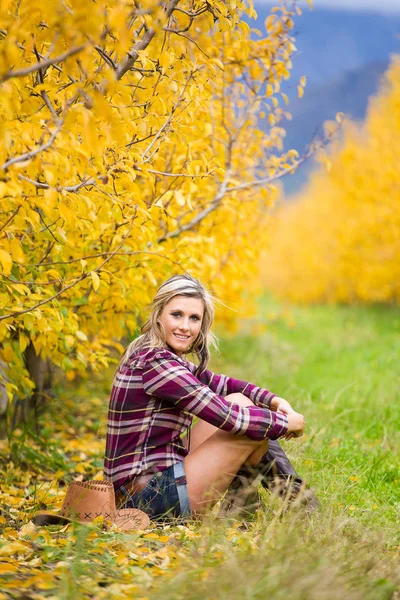 Portrét krásné eleganci cowgirl — Stock fotografie