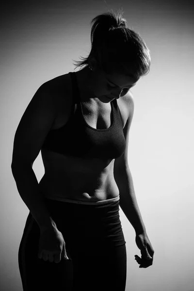 Női fitness modell gyakorlása — Stock Fotó