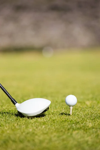 Golf driver and a golf ball — Stock Photo, Image