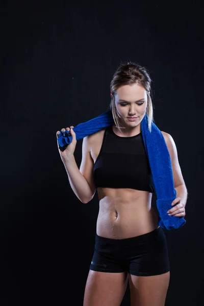 Ernstige female fitness model — Stockfoto