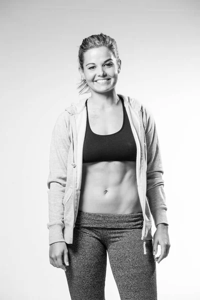 Mooie vrouwelijke fitness model — Stockfoto