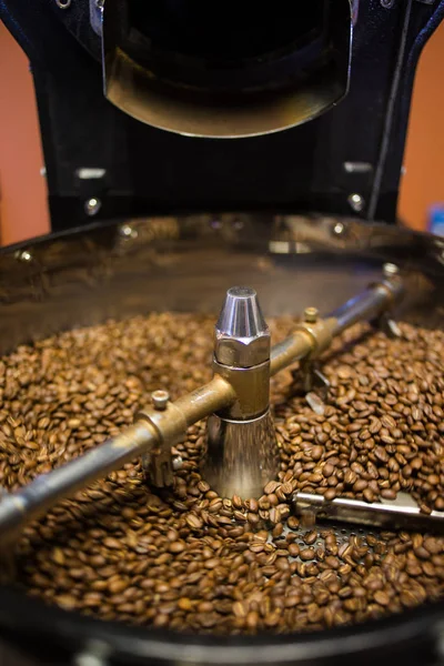 roasting coffee seeds