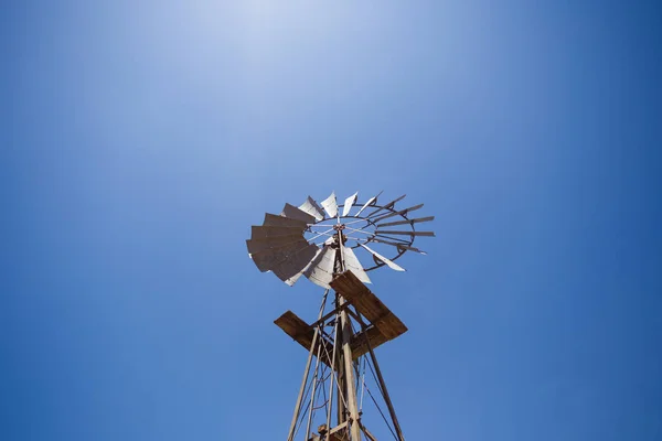 Immagine grandangolare di un mulino a vento — Foto Stock