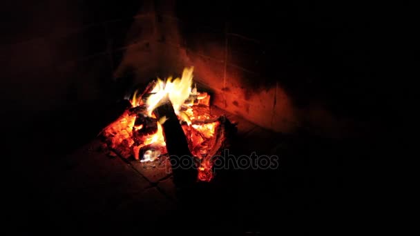 Fire burning ready to start cooking — Stock Video