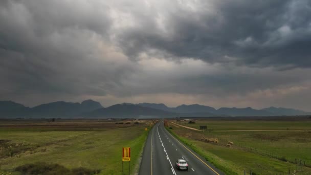 Awan bergerak cepat di Afrika Selatan — Stok Video