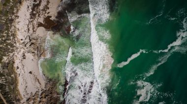  engebeli kıyı şeridinde Gansbaai 