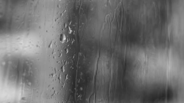Nahaufnahme Video Von Regentropfen Und Wasser Auf Fensterscheiben — Stockvideo