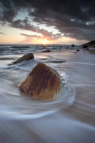 Imagen Paisaje Gran Angular Impresionante Playa Kogelbay Cabo Occidental Sudáfrica —  Fotos de Stock