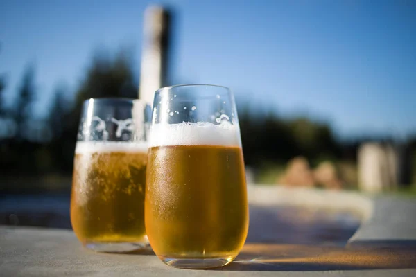 Close Image Two Cold Beers Warm Summer Day Next Pool — Stock Photo, Image