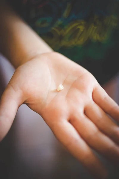 Close Image Young Girl Loosing Tooth — Stock Photo, Image