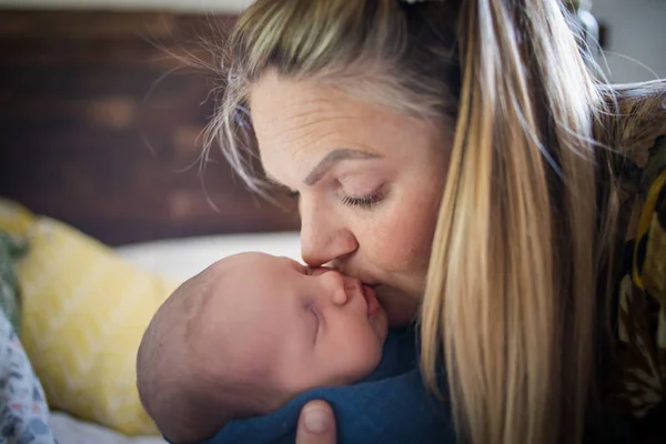 Loving Mother Her Newborn Baby Home Hospital — Stock Photo, Image