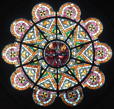 Kutsal Yürek Bazilikası 'nda lekeli cam pencere, Paris, Fransa