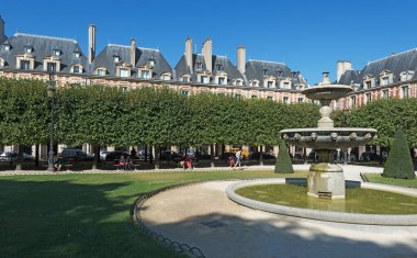 Place des Vosges, Paris, Fransa, Eylül 2019