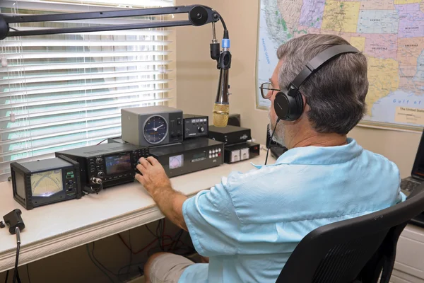 Amatuer Ham Radio Operater — Stock Photo, Image