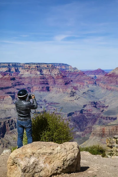 O Grand Canyon & Um motociclista — Fotografia de Stock